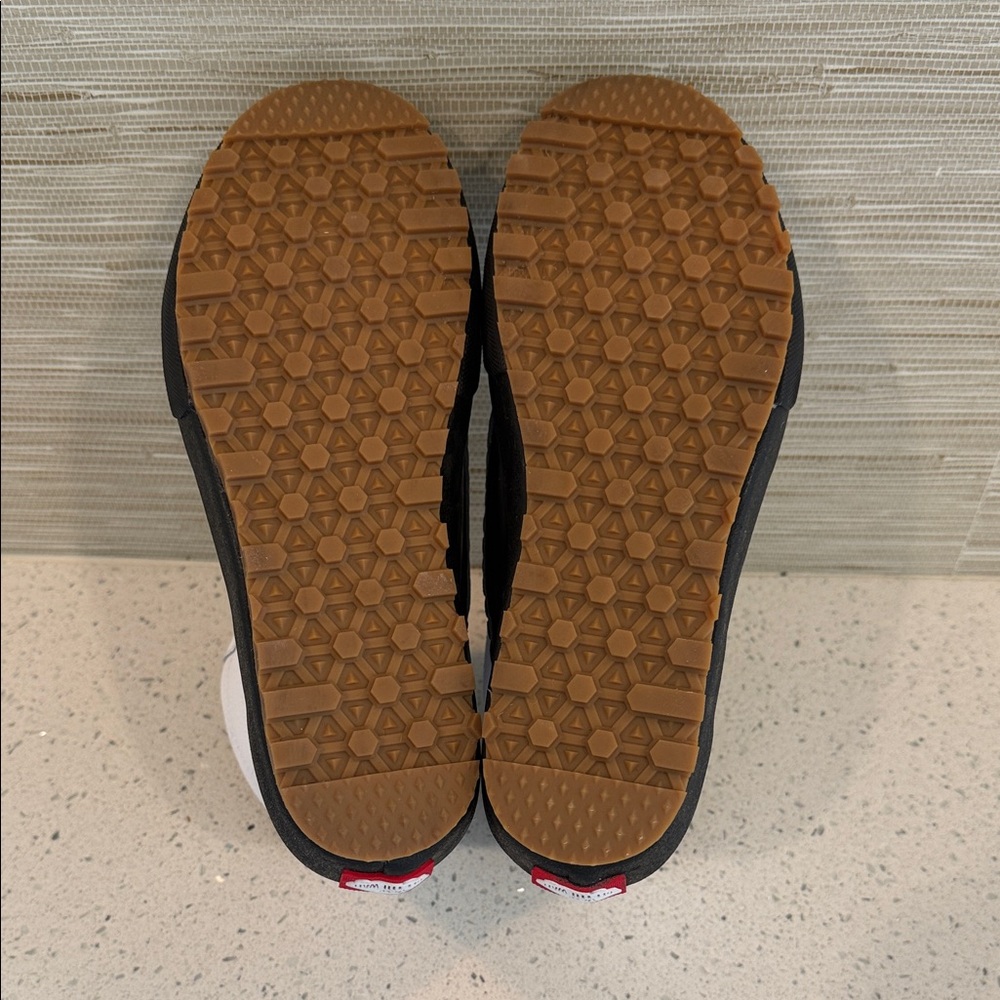 Vans Black and White Winter Boots - Picture 7 of 8